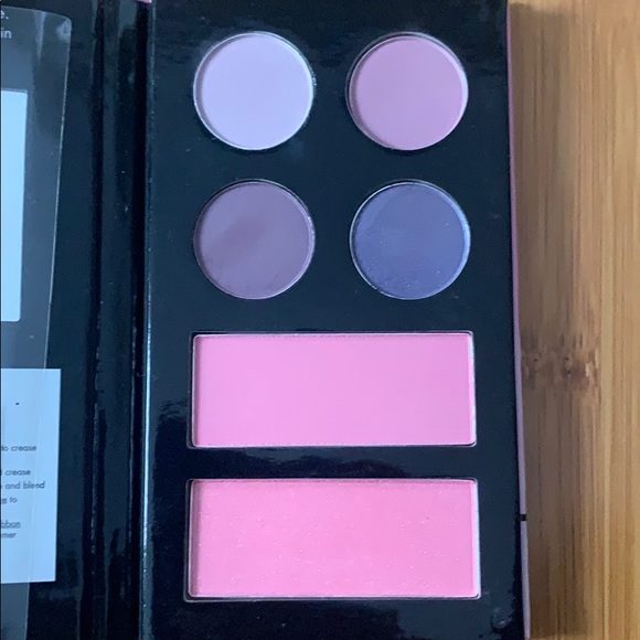 Stila Empowered in Pink Blush & Shadow set - Picture 3 of 3